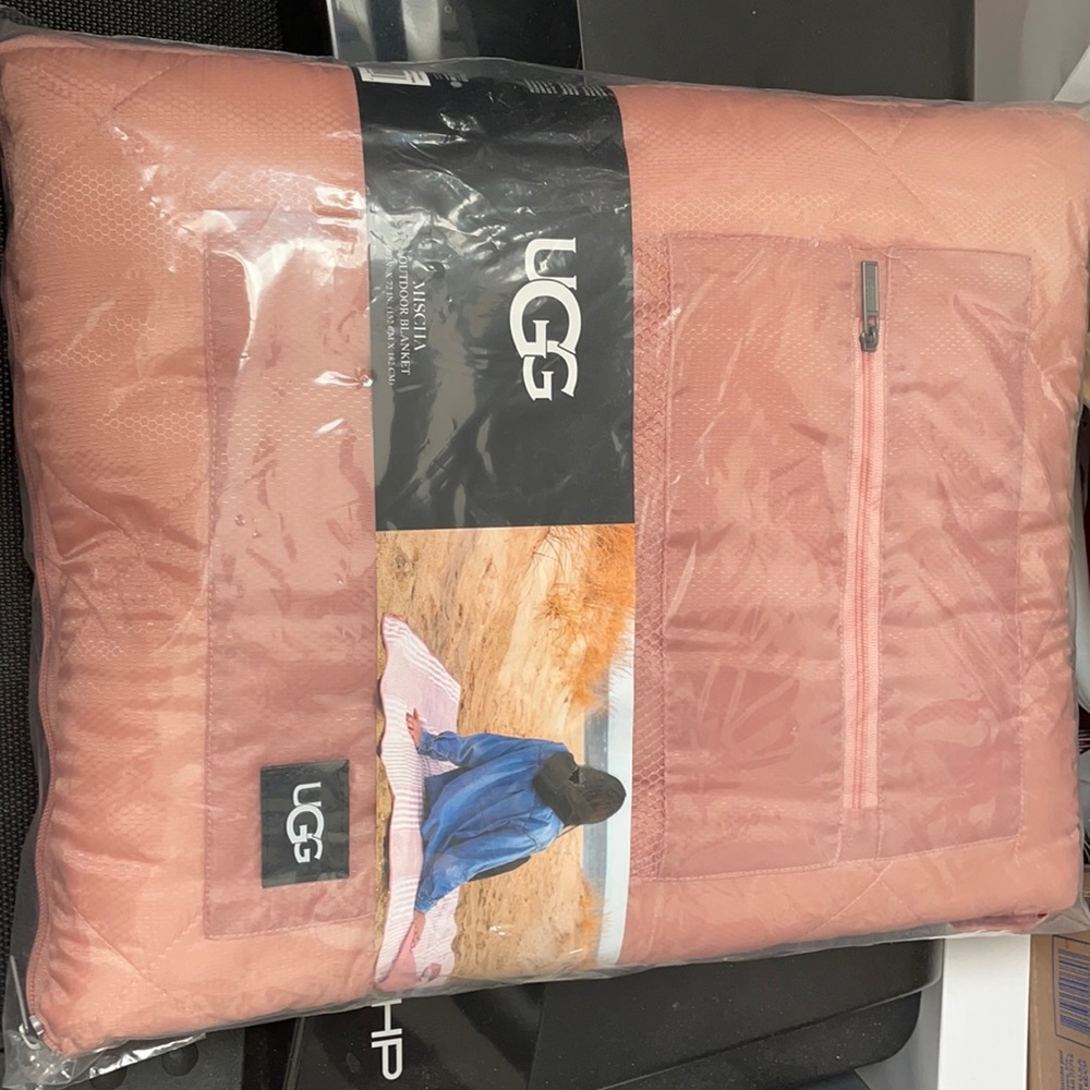 Ugg outdoor blanket
